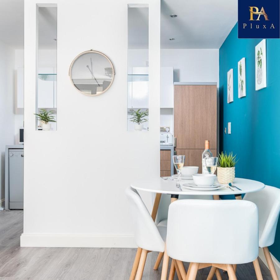 Pluxa Vivid Veranda Beautiful City Centre Apartment With Free Parking Birmingam Exterior foto