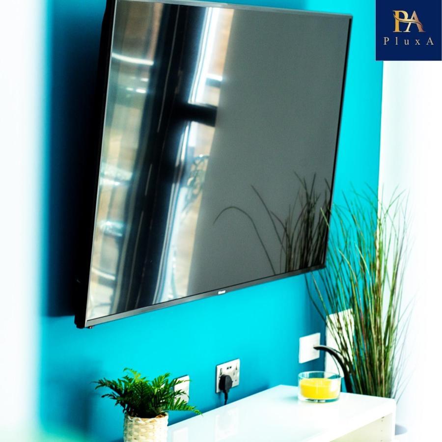 Pluxa Vivid Veranda Beautiful City Centre Apartment With Free Parking Birmingam Exterior foto